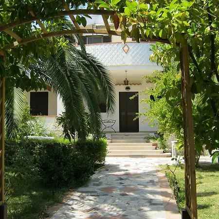 Antonio Calderisi Ferienhaus *