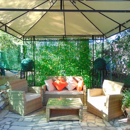 Antonio Calderisi * 비에스테